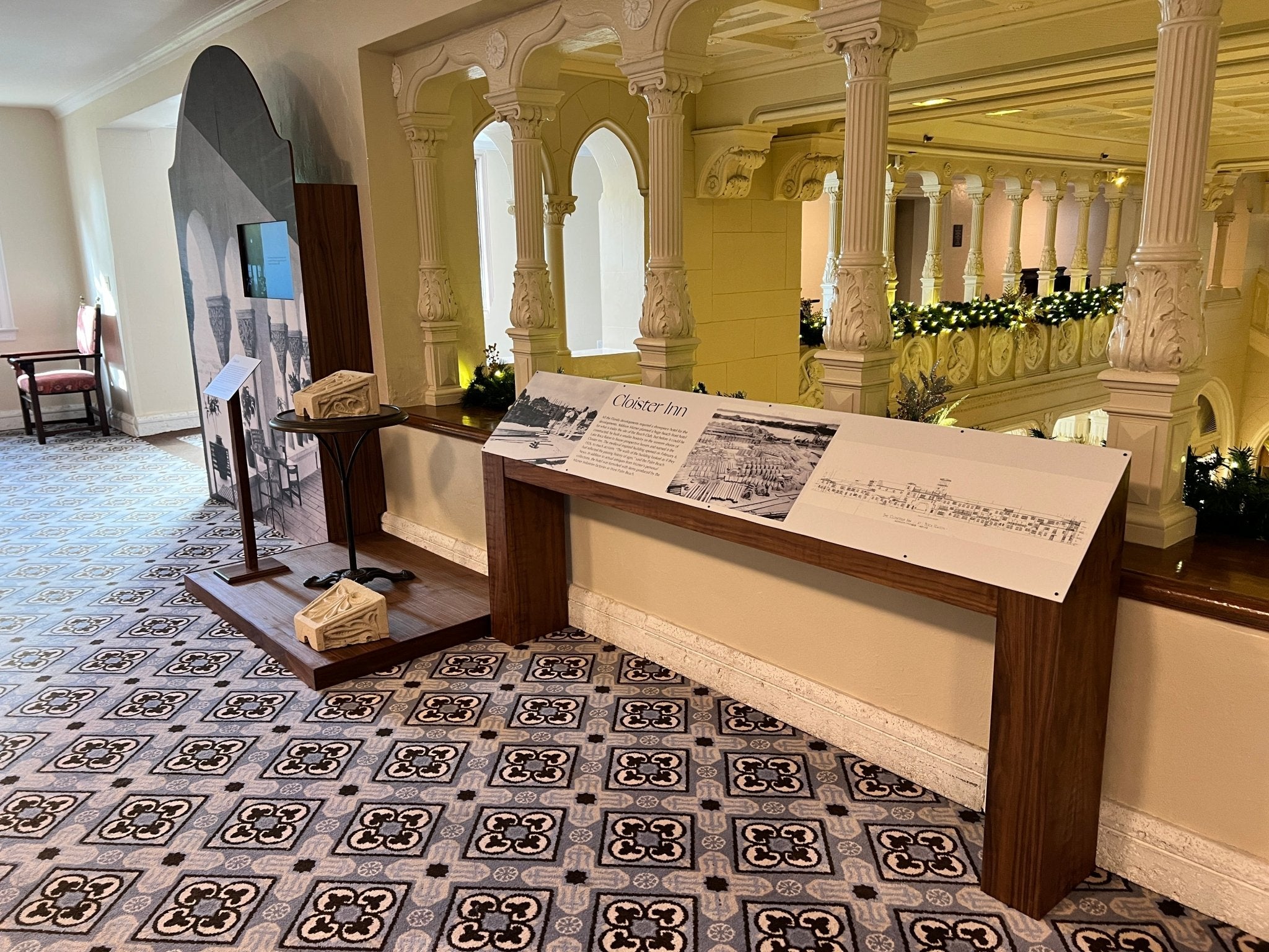 Heritage Reading Rail - Wood Veneer, Freestanding - Atomic Carrots