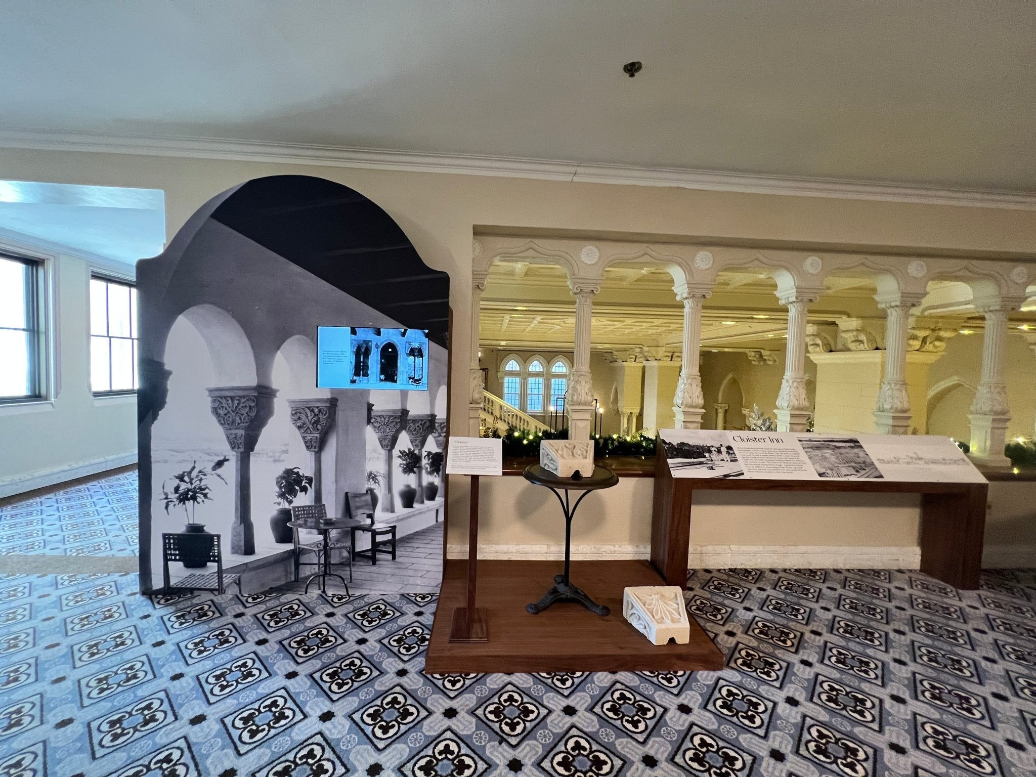 Heritage Reading Rail - Wood Veneer, Freestanding - Atomic Carrots